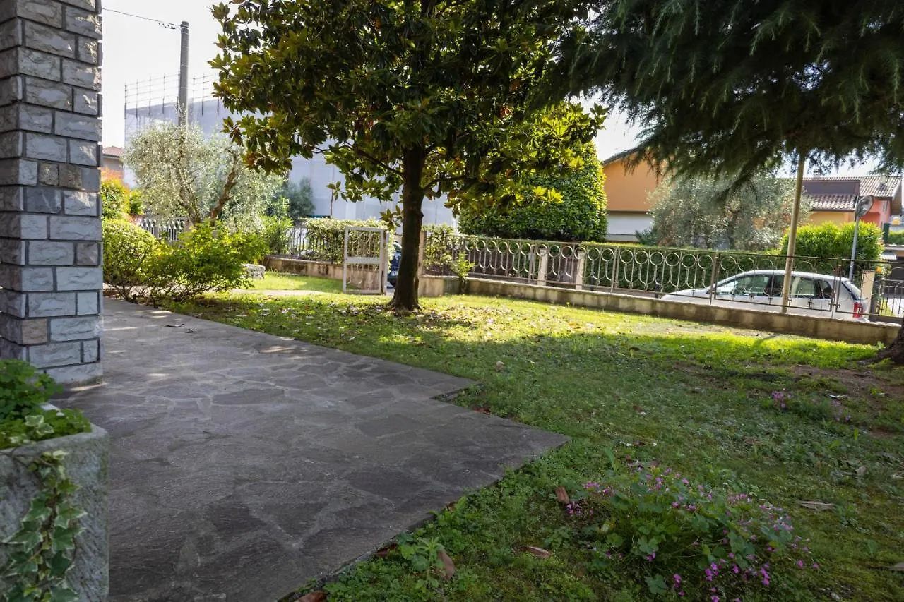 Casa Mercedes Villa Desenzano del Garda Italy